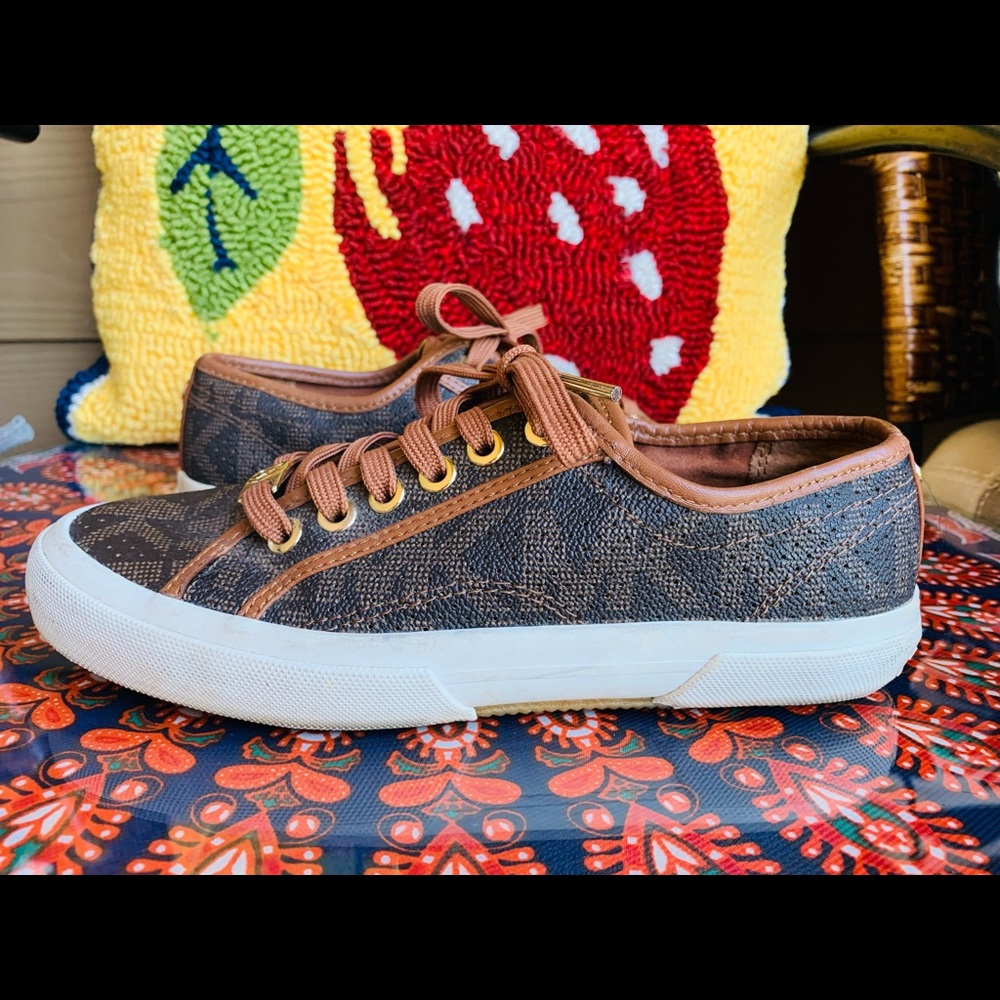 Michael Kors brown snake or shoes size 6